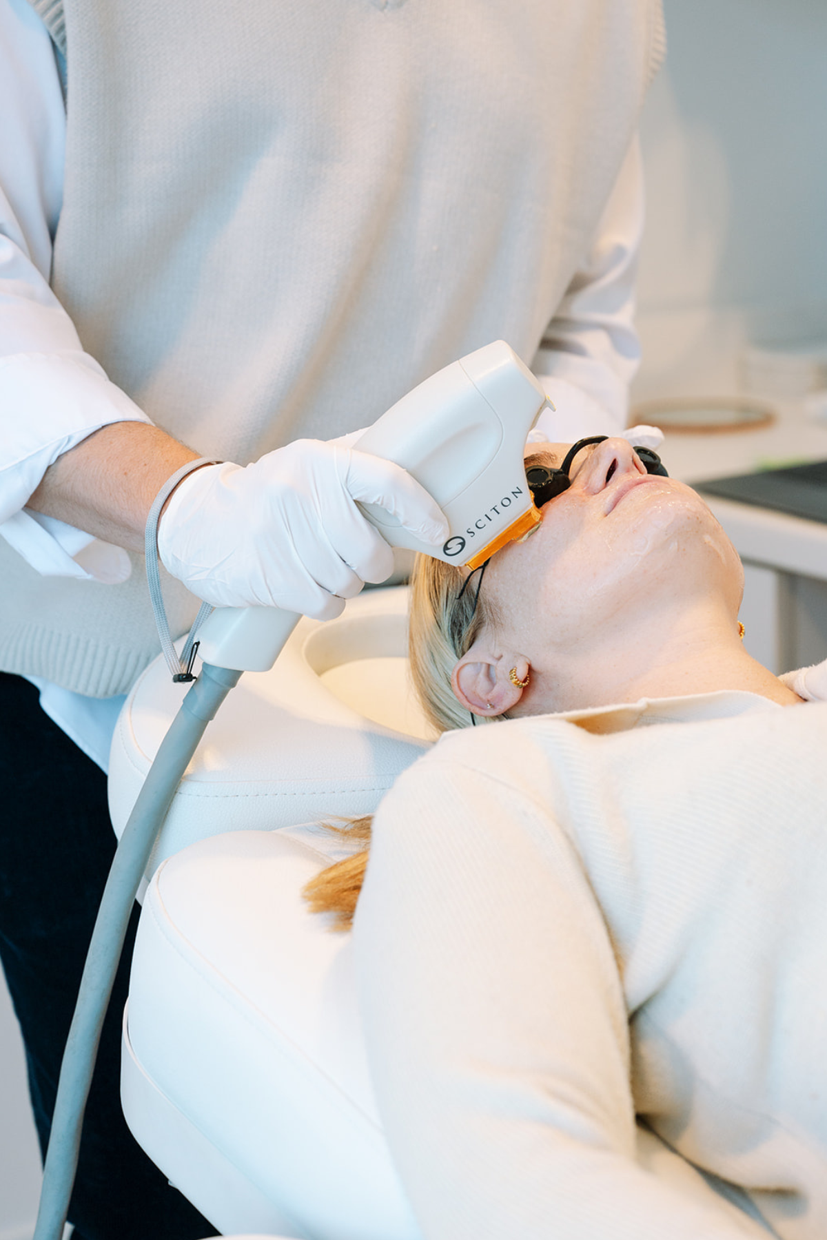 Moxi vs. BBL Photofacial, What’s the Difference?
