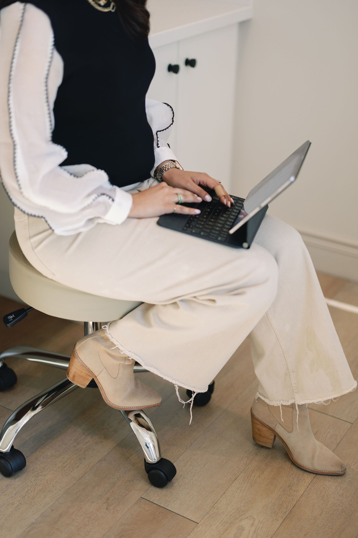 Oily Skin Type: What It Is & Complete Guide