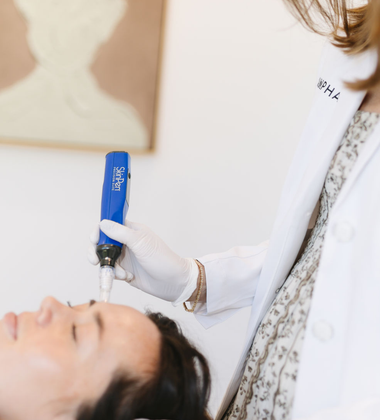 What’s Microneedling? Here’s Everything You Need to Know