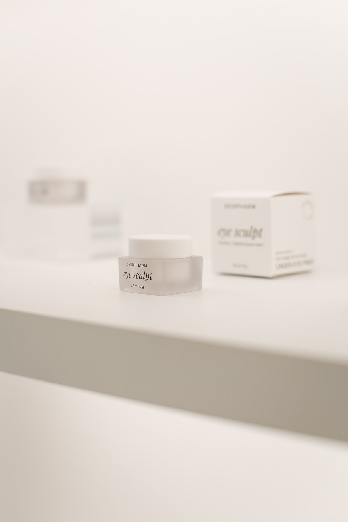 What Does Eye Cream Do and Benefits