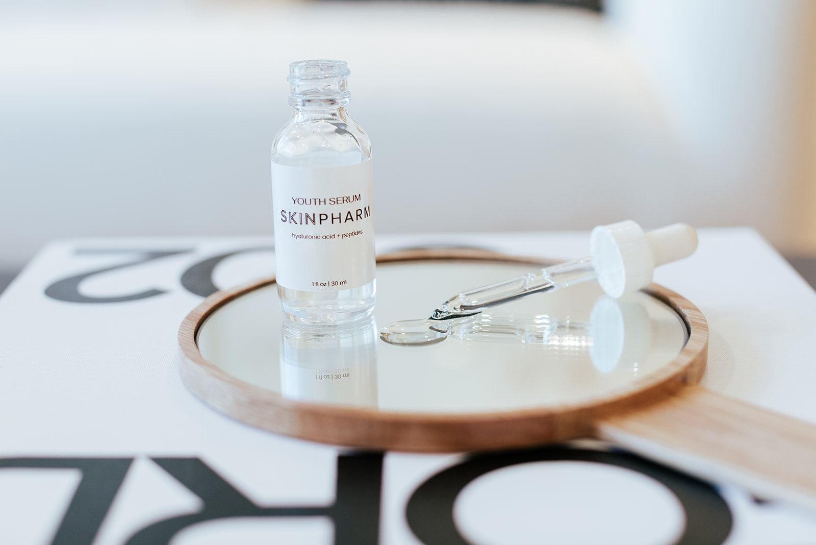 4 Hyaluronic Acid Benefits + How It Works